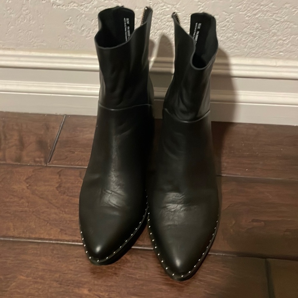 Treasure & Bond Farrah